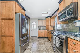 125 Garretson Cir, Milltown, NJ 08850 - Photo 7