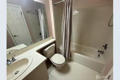 125 Albury Way, North Brunswick Township, NJ 08902 - Photo 11