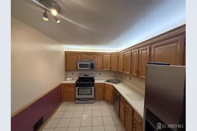 125 Albury Way, North Brunswick Township, NJ 08902 - Photo 5
