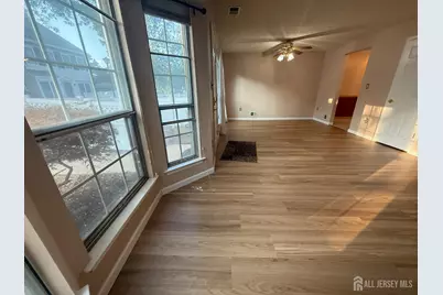 125 Albury Way, North Brunswick Township, NJ 08902 - Photo 3