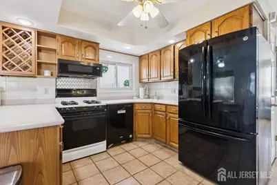 584 Garden Avenue, Woodbridge Township, NJ 07095 - Photo 11