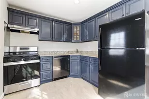 1031 Woodruff St, Iselin, NJ 08830 - Photo 7