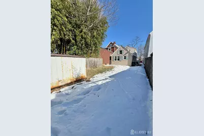 583 W Side Avenue, Perth Amboy, NJ 08861 - Photo 21