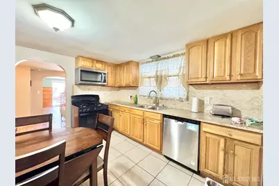 583 W Side Avenue, Perth Amboy, NJ 08861 - Photo 11