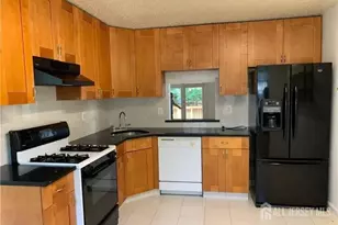 24 Albury Way, North Brunswick Township, NJ 08902 - Photo 7