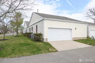 467 Bluebird Dr, Monroe Township, NJ 08831 - Photo 5