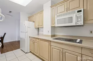 2202 Windrow Dr, Middlesex, NJ 08540 - Photo 15