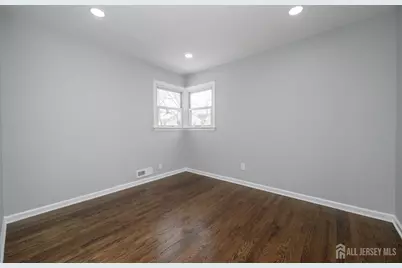 311 Chestnut Street, Middlesex, NJ 08846 - Photo 13