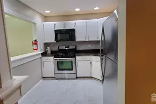 261 Kempsey Dr, North Brunswick Township, NJ 08902 - Photo 7