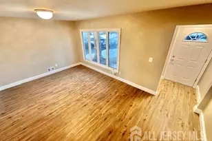 5 Gardner Ct, Sayreville, NJ 08872 - Photo 5