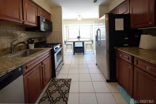 1111 Edison Glen Terrace, Edison, NJ 08837 - Photo 5