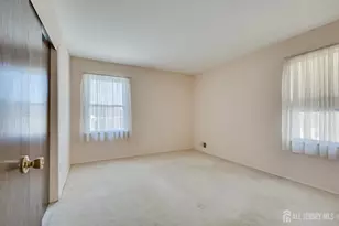 34 Stratford Cir, Edison, NJ 08820 - Photo 27