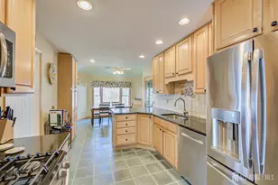 19 Annette Dr, Edison, NJ 08820 - Photo 21