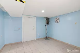 25 Langley Pl, New Brunswick, NJ 08901 - Photo 23