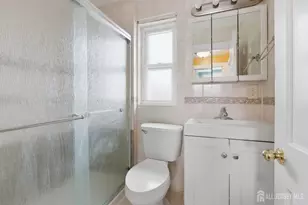 25 Langley Pl, New Brunswick, NJ 08901 - Photo 17