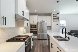 22 Lola Dr, Old Bridge Township, NJ 08857 - Photo 9