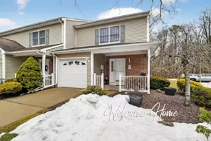 9 Parkside Dr, Spotswood, NJ 08884 - Photo 1