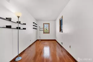 18 Erik Dr, North Brunswick Township, NJ 08902 - Photo 11