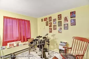 603 Holly Dr, Perth Amboy, NJ 08861 - Photo 13