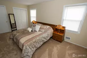 21 Rosewood Ct, Sayreville, NJ 08872 - Photo 13