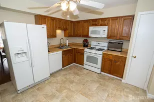 21 Rosewood Ct, Sayreville, NJ 08872 - Photo 7