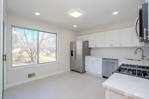 86 Joann Ct, South Brunswick Township, NJ 08852 - Photo 11