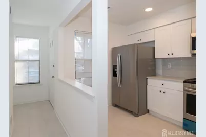 801 Woodbridge Commons Way, Iselin, NJ 08830 - Photo 5