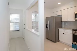 801 Woodbridge Commons Way, Iselin, NJ 08830 - Photo 5