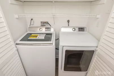 801 Woodbridge Commons Way, Iselin, NJ 08830 - Photo 21