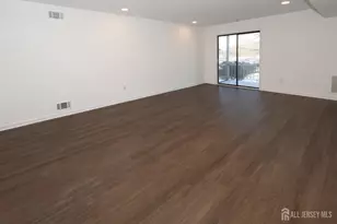 801 Woodbridge Commons Way, Iselin, NJ 08830 - Photo 11