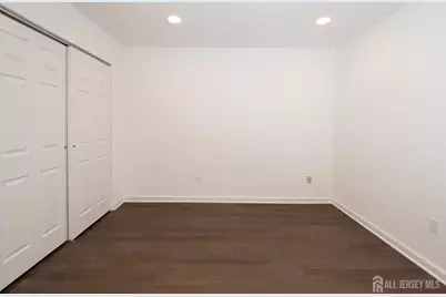 801 Woodbridge Commons Way, Iselin, NJ 08830 - Photo 17