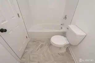 801 Woodbridge Commons Way, Iselin, NJ 08830 - Photo 19