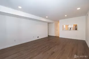 801 Woodbridge Commons Way, Iselin, NJ 08830 - Photo 9