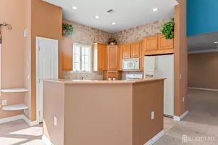 48 Stonewyck Pl, Monroe Township, NJ 08831 - Photo 9