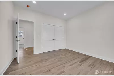 265 W Prescott Avenue N, Edison, NJ 08820 - Photo 37