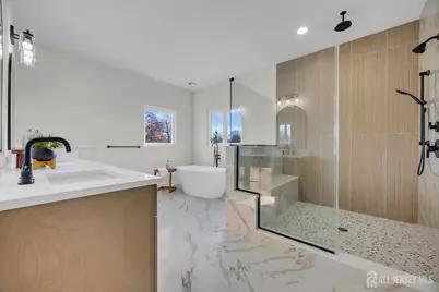 265 W Prescott Avenue N, Edison, NJ 08820 - Photo 39