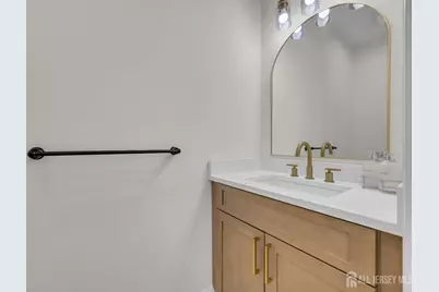 265 W Prescott Avenue N, Edison, NJ 08820 - Photo 25