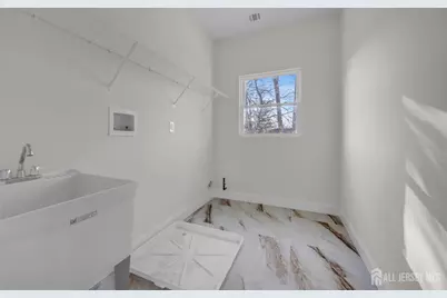 265 W Prescott Avenue N, Edison, NJ 08820 - Photo 35