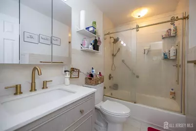 175 E Rosewood Lane, Port Reading, NJ 07064 - Photo 11