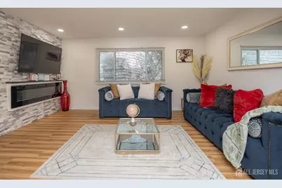 175 E Rosewood Lane, Port Reading, NJ 07064 - Photo 3