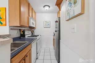 130 Longfield Ct, East Brunswick Township, NJ 08816 - Photo 7