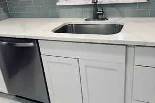 1 Upperbrook Ct, Sayreville, NJ 08859 - Photo 7