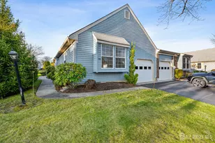 29B Hillsborough Dr, Monroe Township, NJ 08831 - Photo 3