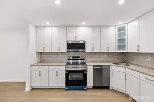 29B Hillsborough Dr, Monroe Township, NJ 08831 - Photo 17