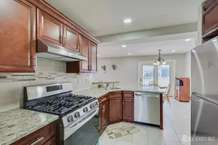 51 Cherrywood Dr, Piscataway Township, NJ 08854 - Photo 9