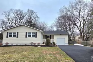 22 Oak Br Rd, East Windsor Township, NJ 08512 - Photo 1