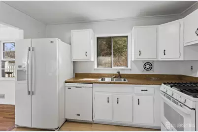 39 Gage Road, East Brunswick Township, NJ 08816 - Photo 7