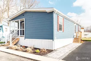 4 Oakdale Village Dr, South Brunswick Township, NJ 08902 - Photo 3