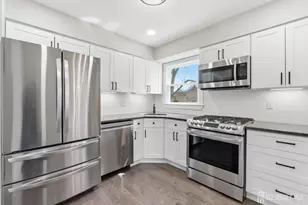 215 Oak Manor Pkwy, South Plainfield, NJ 07080 - Photo 11