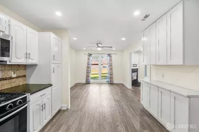 163 Hidden Hollow Court, Edison, NJ 08820 - Photo 9